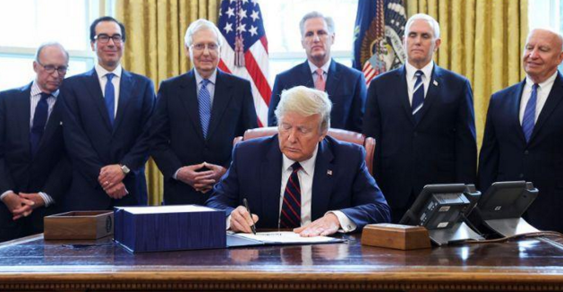 特朗普總統(tǒng)簽署了價(jià)值2.2萬(wàn)億美元的冠狀病毒援助計(jì)劃。